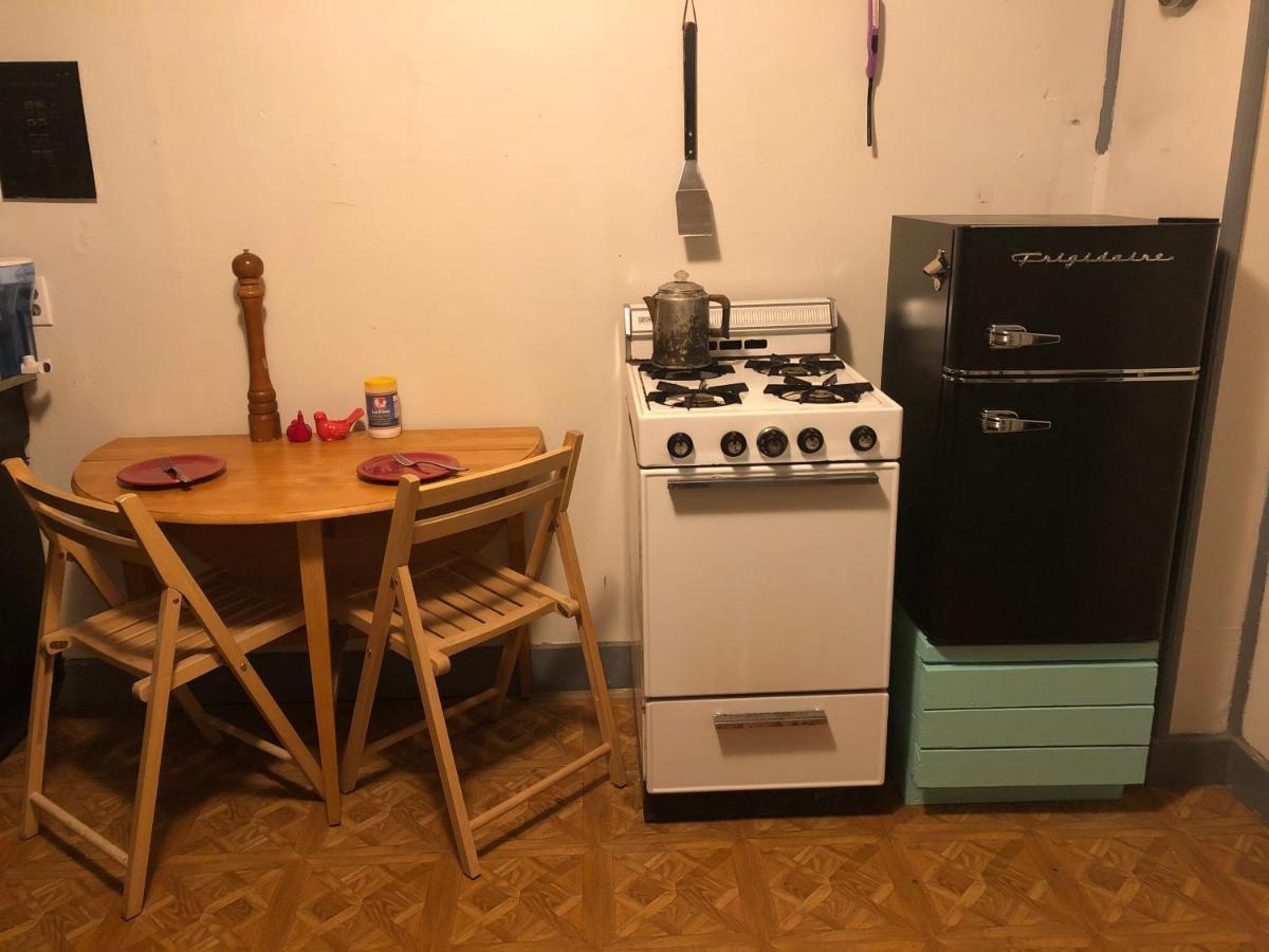 Lava Flow Hostel Грантс Екстериор снимка